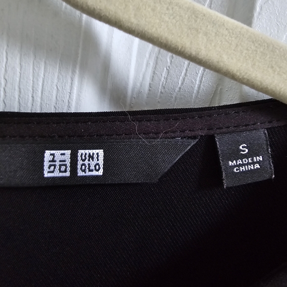 🌷UNIQLO CREPE PEPLUM SHORT SLEEVED TOP - Picture 6 of 7